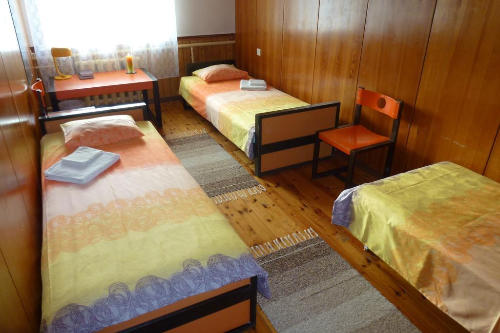 Kihelkonna Pastorate Guesthouse Chambre photo